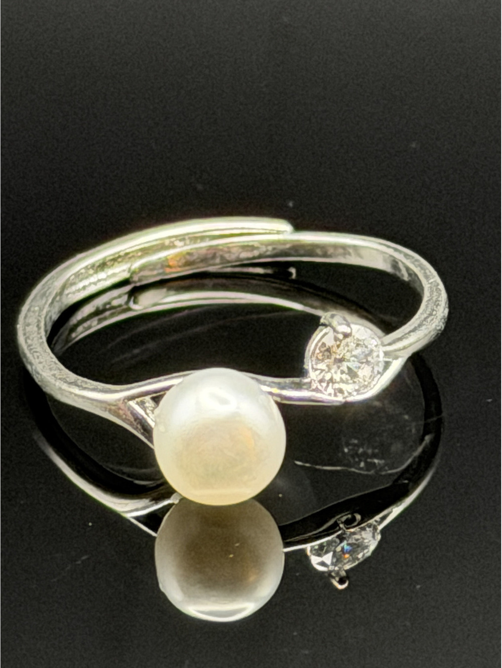 Candy+Clover White Gold Plated White Freshwater Pearl Adjustable Ring